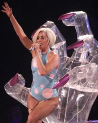 Lady Gaga Artrave