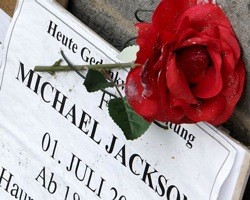 Michael Jackson, pamětní deska u kostela ve Frankfurtu