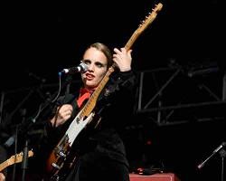 Anna Calvi - Field Day