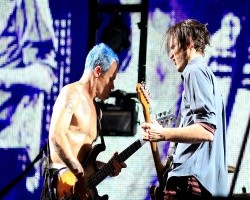 Red Hot Chili Peppers - Flea a Josh, Impact Fest, Varšava, Polsko, 27.7.2012
