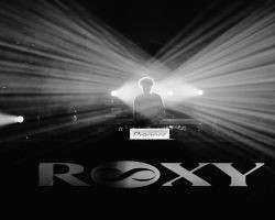 High Contrast & MC Dynamite, Roxy, Praha, 11.4.2015