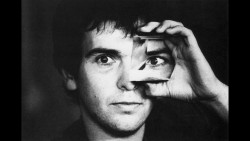 Peter Gabriel pohled sklo