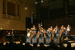 Glenn Miller Orchestra, Obecní dům, Praha, 28.4.2007, small 1