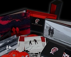 White Stripes - Under Great White Northern Lights (deluxe)