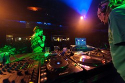 Philip TBC & MC Lindee, Lucerna Music Bar, Praha, 14.6.2011