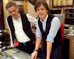 Paul McCartney při práci ve studiu